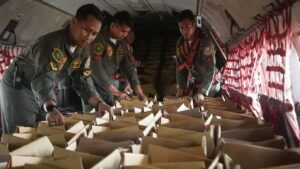 TNI Bantah Kabar Soal Kirim Kotak Logistik Kosong dengan Helibox